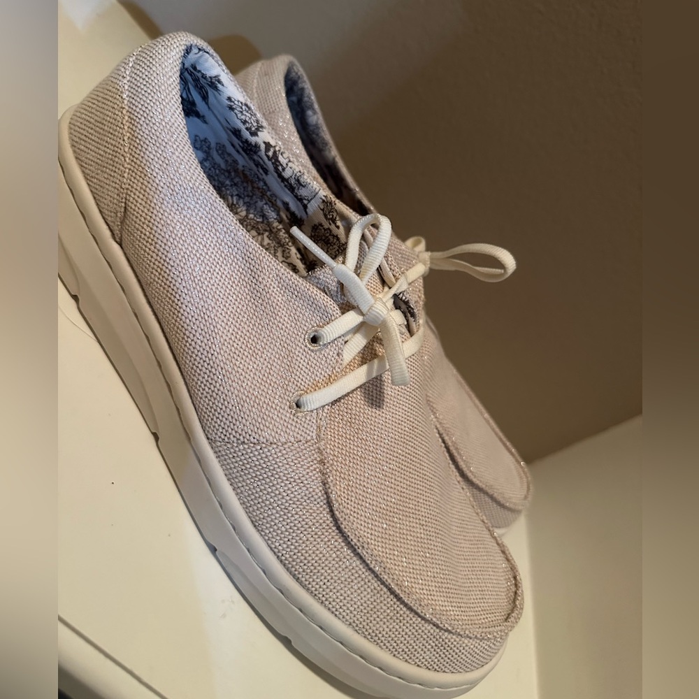 Ariat